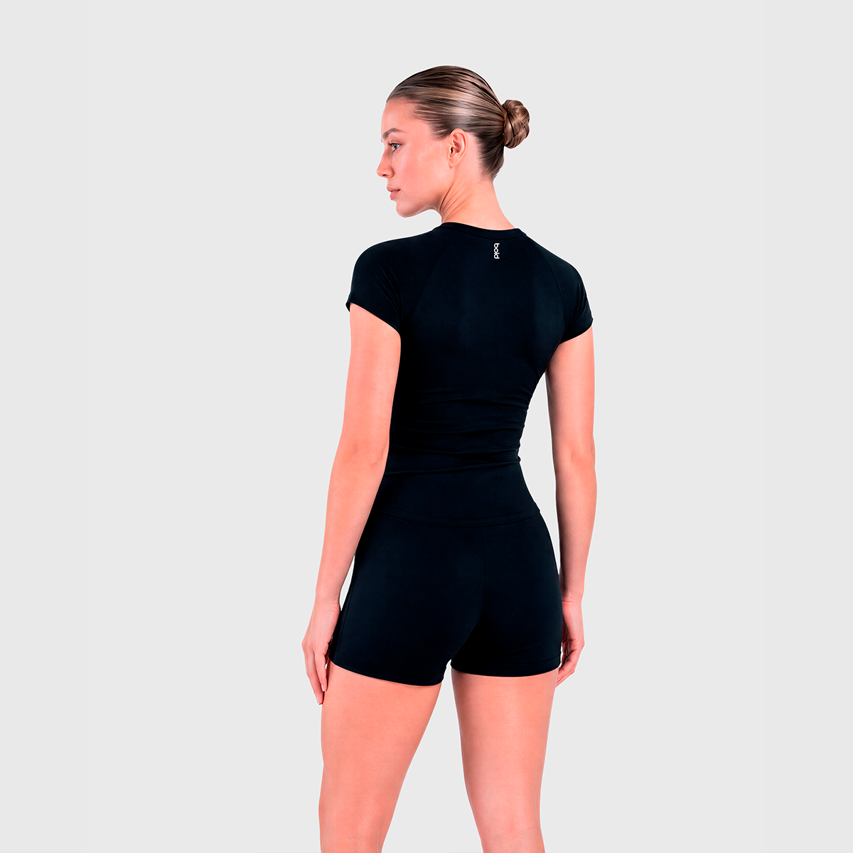 (Black)
